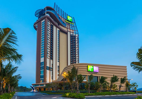 ฮอลิเดย์ อินน์ รีสอร์ท วานา นาวา หัวหิน : Holiday Inn Vana Nava Hua Hin